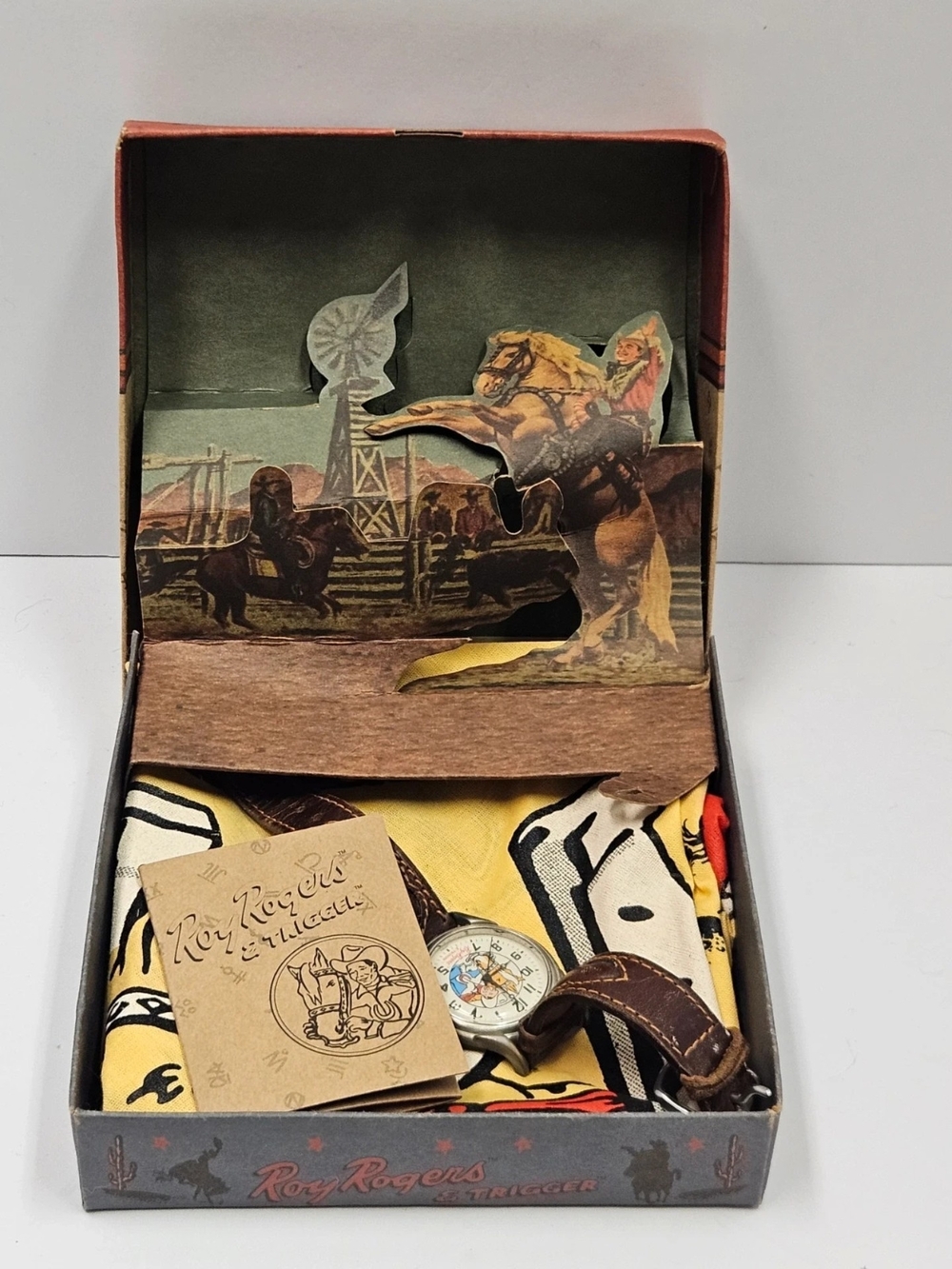 Roy Rogers Yellow Western Bandana and Brown Leather Strap Watch Set